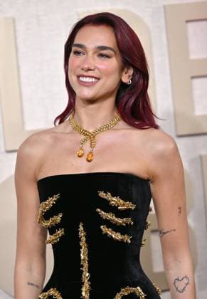 Dua Lipa arrives for the 81st annual Golden Globe Awards at the Beverly Hilton in Beverly Hills, California on Sunday, January 7, 2024.  LAP202401070124 CHRISxCHEW