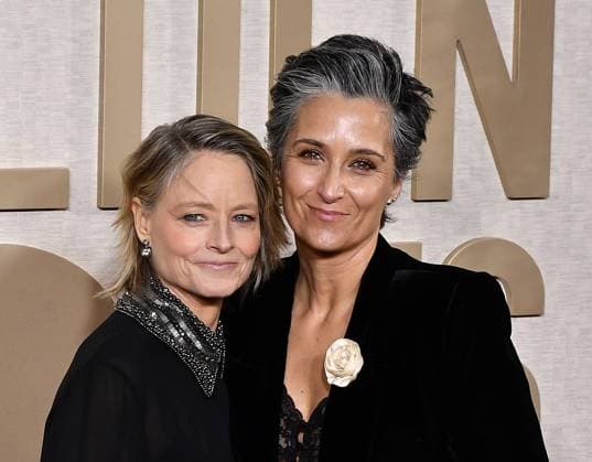 January 7, 2024, Beverly Hills, CA, USA: Jodie Foster, Alexandra Hedison attend the 81st Annual Golden Globe Awards at The Beverly Hilton on January 07, 2024 in Beverly Hills, California. Beverly Hills USA - ZUMAs181 20240107_zea_s181_040 Copyright: xCxFlaniganx
