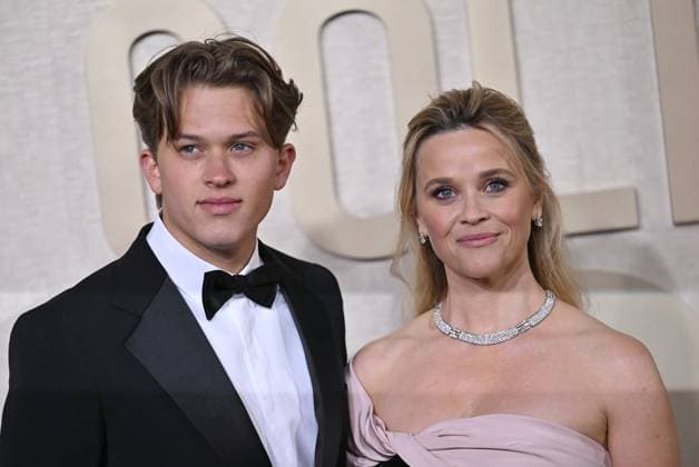 (L-R) Deacon Phillippe and Reese Witherspoon arrive for the 81st annual Golden Globe Awards at the Beverly Hilton in Beverly Hills, California on Sunday, January 7, 2024.  LAP202401070263 CHRISxCHEW