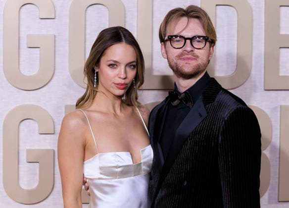January 7, 2024, Beverly Hills, California, USA: Claudia Sulewski and FINNEAS on the red carpet of the 81st Annual Golden Globe Awards on Sunday January 7, 2024 at the Beverly Hilton Hotel in Beverly Hills, California. JAVIER ROJAS PI Beverly Hills USA - ZUMAp124 20240107_zaa_p124_050 Copyright: xJavierxRojasx