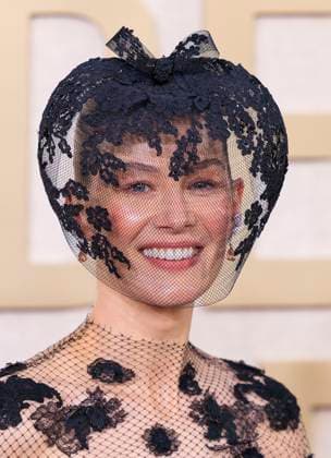 January 7, 2024, Beverly Hills, California, USA: Rosamund Pike on the red carpet of the 81st Annual Golden Globe Awards on Sunday January 7, 2024 at the Beverly Hilton Hotel in Beverly Hills, California. JAVIER ROJAS PI Beverly Hills USA - ZUMAp124 20240107_zaa_p124_094 Copyright: xJavierxRojasx