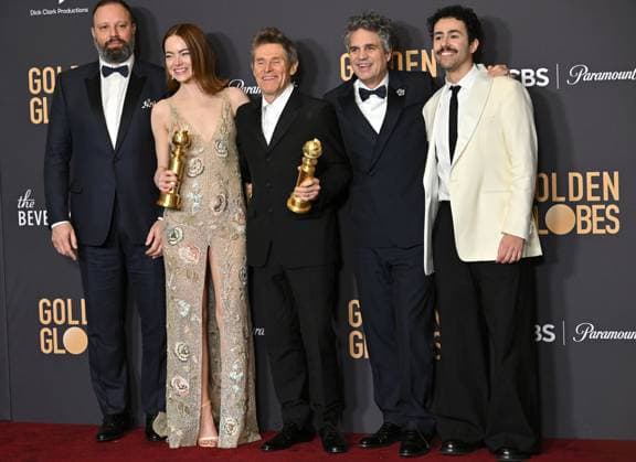 (L-R) Yorgos Lanthimos, Emma Stone, Willem Dafoe, Mark Ruffalo, and Ramy Youssef, winners of the Best Picture, Musical or Comedy award for Poor Things during the 81st annual Golden Globe Awards at the Beverly Hilton in Beverly Hills, California on Sunday, January 7, 2024.  LAP202401070344 CHRISxCHEW