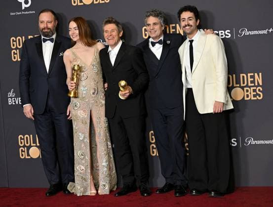 (L-R) Yorgos Lanthimos, Emma Stone, Willem Dafoe, Mark Ruffalo, and Ramy Youssef, winners of the Best Picture, Musical or Comedy award for Poor Things during the 81st annual Golden Globe Awards at the Beverly Hilton in Beverly Hills, California on Sunday, January 7, 2024.  LAP202401070345 CHRISxCHEW