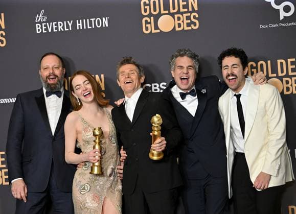 (L-R) Yorgos Lanthimos, Emma Stone, Willem Dafoe, Mark Ruffalo, and Ramy Youssef, winners of the Best Picture, Musical or Comedy award for Poor Things during the 81st annual Golden Globe Awards at the Beverly Hilton in Beverly Hills, California on Sunday, January 7, 2024.  LAP202401070346 CHRISxCHEW
