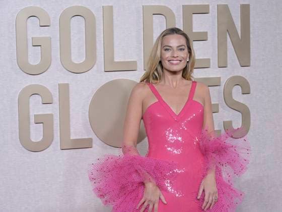 81st Annual Golden Globe Awards 07 January 2024 - Beverly Hills, California - Margot Robbie. 81st Annual Golden Globe Awards at The Beverly Hilton Hotel. Photo Credit: Billy Bennight AdMedia Beverly Hills California United States EDITORIAL USE ONLY  Copyright: xx BillyxBennightx admphotostwo870532
