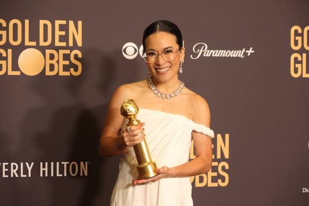 January 7, 2024, Beverly Hills, CA, USA: Ali Wong, winner of the Best Performance in a Limited Series, Anthology Series, or Motion Picture Made for Television award for Beef poses in the press room during the 81st Annual Golden Globe Awards at The Beverly Hilton on January 07, 2024 in Beverly Hills, California. Beverly Hills USA - ZUMAs181 20240107_zea_s181_278 Copyright: xCraSHx