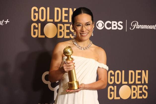 January 7, 2024, Beverly Hills, CA, USA: Ali Wong, winner of the Best Performance in a Limited Series, Anthology Series, or Motion Picture Made for Television award for Beef poses in the press room during the 81st Annual Golden Globe Awards at The Beverly Hilton on January 07, 2024 in Beverly Hills, California. Beverly Hills USA - ZUMAs181 20240107_zea_s181_281 Copyright: xCraSHx