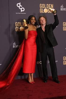 January 7, 2024, Beverly Hills, CA, USA: (L-R) Ayo Edebiri and Jeremy Allen White, winners of the Best Performance in a Television Series, Musical or Comedy award for The Bear pose in the press room during the 81st Annual Golden Globe Awards at The Beverly Hilton on January 07, 2024 in Beverly Hills, California. Beverly Hills USA - ZUMAs181 20240107_zea_s181_310 Copyright: xCraSHx