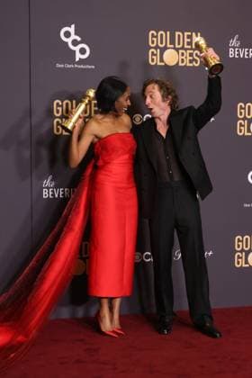 January 7, 2024, Beverly Hills, CA, USA: (L-R) Ayo Edebiri and Jeremy Allen White, winners of the Best Performance in a Television Series, Musical or Comedy award for The Bear pose in the press room during the 81st Annual Golden Globe Awards at The Beverly Hilton on January 07, 2024 in Beverly Hills, California. Beverly Hills USA - ZUMAs181 20240107_zea_s181_311 Copyright: xCraSHx