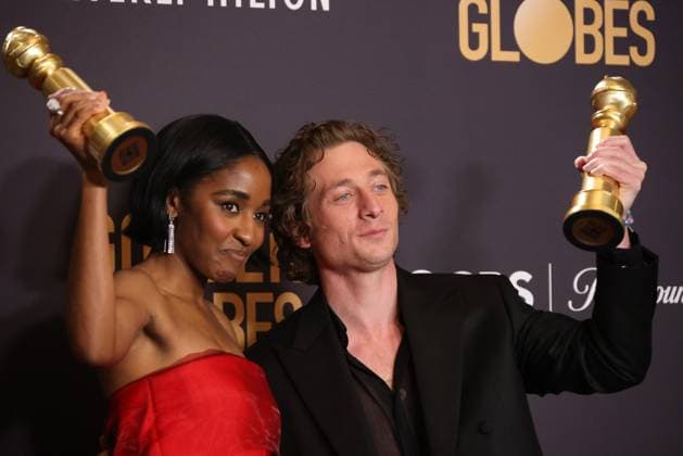 January 7, 2024, Beverly Hills, CA, USA: (L-R) Ayo Edebiri and Jeremy Allen White, winners of the Best Performance in a Television Series, Musical or Comedy award for The Bear pose in the press room during the 81st Annual Golden Globe Awards at The Beverly Hilton on January 07, 2024 in Beverly Hills, California. Beverly Hills USA - ZUMAs181 20240107_zea_s181_315 Copyright: xCraSHx