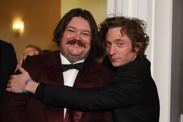 January 7, 2024, Beverly Hills, CA, USA: Matty Matheson and Jeremy Allen White pose in the press room during the 81st Annual Golden Globe Awards at The Beverly Hilton on January 07, 2024 in Beverly Hills, California. Beverly Hills USA - ZUMAs181 20240107_zea_s181_334 Copyright: xCraSHx