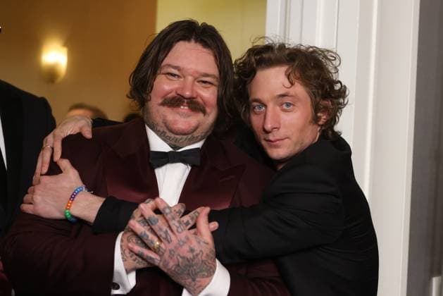 January 7, 2024, Beverly Hills, CA, USA: Matty Matheson and Jeremy Allen White pose in the press room during the 81st Annual Golden Globe Awards at The Beverly Hilton on January 07, 2024 in Beverly Hills, California. Beverly Hills USA - ZUMAs181 20240107_zea_s181_335 Copyright: xCraSHx
