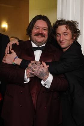 January 7, 2024, Beverly Hills, CA, USA: Matty Matheson and Jeremy Allen White pose in the press room during the 81st Annual Golden Globe Awards at The Beverly Hilton on January 07, 2024 in Beverly Hills, California. Beverly Hills USA - ZUMAs181 20240107_zea_s181_336 Copyright: xCraSHx