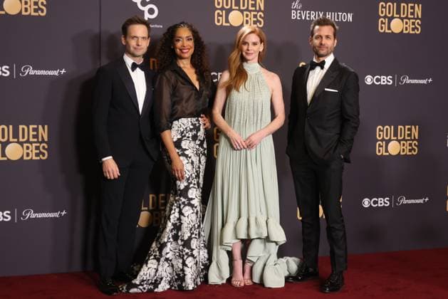 January 7, 2024, Beverly Hills, CA, USA: Patrick J. Adams, Gina Torres, Sarah Rafferty and Gabriel Macht pose in the press room during the 81st Annual Golden Globe Awards at The Beverly Hilton on January 07, 2024 in Beverly Hills, California. Beverly Hills USA - ZUMAs181 20240107_zea_s181_346 Copyright: xCraSHx