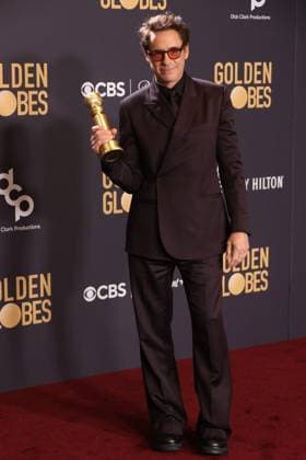 January 7, 2024, Beverly Hills, CA, USA: Robert Downey Jr., winner of the Best Performance by a Male Actor in a Supporting Role in any Motion Picture award for Oppenheimer, poses in the press room during the 81st Annual Golden Globe Awards at The Beverly Hilton on January 07, 2024 in Beverly Hills, California. Beverly Hills USA - ZUMAs181 20240107_zea_s181_409 Copyright: xCraSHx