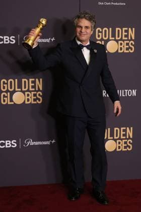 January 7, 2024, Beverly Hills, CA, USA: Mark Ruffalo, winner of the Best Motion Picture - Musical or Comedy award for Poor Things, poses in the press room during the 81st Annual Golden Globe Awards at The Beverly Hilton on January 07, 2024 in Beverly Hills, California. Beverly Hills USA - ZUMAs181 20240107_zea_s181_448 Copyright: xCraSHx