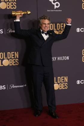 January 7, 2024, Beverly Hills, CA, USA: Mark Ruffalo, winner of the Best Motion Picture - Musical or Comedy award for Poor Things, poses in the press room during the 81st Annual Golden Globe Awards at The Beverly Hilton on January 07, 2024 in Beverly Hills, California. Beverly Hills USA - ZUMAs181 20240107_zea_s181_450 Copyright: xCraSHx