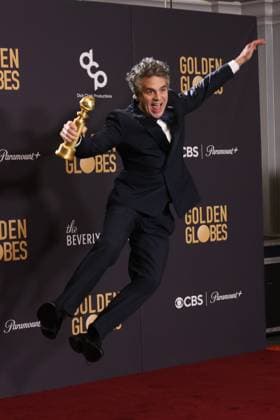 January 7, 2024, Beverly Hills, CA, USA: Mark Ruffalo, winner of the Best Motion Picture - Musical or Comedy award for Poor Things, poses in the press room during the 81st Annual Golden Globe Awards at The Beverly Hilton on January 07, 2024 in Beverly Hills, California. Beverly Hills USA - ZUMAs181 20240107_zea_s181_452 Copyright: xCraSHx