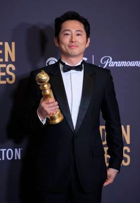 January 7, 2024, Beverly Hills, California, USA: Steven Yeun in the press room of the 81st Annual Golden Globe Awards on Sunday January 7, 2024 at the The Beverly Hilton Hotel in Beverly Hills, California. ARIANA RUIZ PI Beverly Hills USA - ZUMAp124 20240107_zaa_p124_132 Copyright: xArianaxRuizx