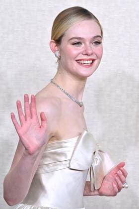 Elle Fanning at the 81 Golden Globe Awards at the Beverly Hilton Hotel Beverly Hills, 07 01 2024 Foto:xJ.xBlocx xFuturexImagex globes_2024_4122