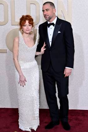 Natasha Lyonne and Bryn Mooser at the 81 Golden Globe Awards at the Beverly Hilton Hotel Beverly Hills, 07 01 2024 Foto:xJ.xBlocx xFuturexImagex globes_2024_4149