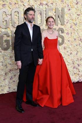 Bart Freundlich with wife Julianne Moore at the 81 Golden Globe Awards at the Beverly Hilton Hotel Beverly Hills, 07 01 2024 Foto:xJ.xBlocx xFuturexImagex globes_2024_4171