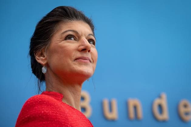Bundespressekonferenz zur Gruendung der Partei Buendnis Sahra Wagenknecht - Vernunft und Gerechtigkeit und Vorschlag der Europa-Spitzenkandidaturen Dr. Sahra Wagenknecht, MdB im Portrait bei der Bundespressekonferenz zur Gruendung der Partei Buendnis Sahra Wagenknecht - Vernunft und Gerechtigkeit und Vorschlag der Europa-Spitzenkandidaturen, Berlin , 08.01.2024 Berlin Berlin Deutschland *** Federal Press Conference on the foundation of the party Buendnis Sahra Wagenknecht Vernunft und Gerechtigkeit und Vorschlag der Europa Spitzenkandidaturen Dr Sahra Wagenknecht, MdB in portrait at the Federal Press Conference on the foundation of the party Buendnis Sahra Wagenknecht Vernunft und Gerechtigkeit und Vorschlag der Europa Spitzenkandidatu