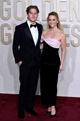 Reese Witherspoon with son Deacon Reese Phillippe at the 81 Golden Globe Awards at the Beverly Hilton Hotel Beverly Hills, 07 01 2024 Foto:xJ.xBlocx xFuturexImagex globes_2024_4265