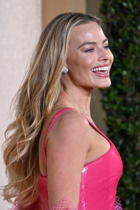 Margot Robbie at the 81 Golden Globe Awards at the Beverly Hilton Hotel Beverly Hills, 07 01 2024 Foto:xJ.xBlocx xFuturexImagex globes_2024_4277