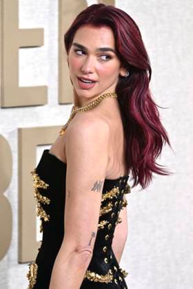 Dua Lipa at the 81 Golden Globe Awards at the Beverly Hilton Hotel Beverly Hills, 07 01 2024 Foto:xJ.xBlocx xFuturexImagex globes_2024_4340
