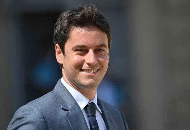 Reshuffle: Attal Could Be Named Prime Minister File photo - France s Secretary of State and Government s spokesperson Gabriel Attal leaves the Elysee palace at the end of the weekly Cabinet meeting in Paris, on April 20, 2022. - French National Education Minister Gabriel Attal could be named Prime Minister after Elisabeth Borne spoke with President Emmanuel Macron as a cabinet reshuffle appears imminent. At 34, he could become the youngest Prime Minister of the Fifth Republic. Photo by Christian Liewig ABACAPRESS.COM Paris France  Copyright: xLiewigxChristian ABACAx