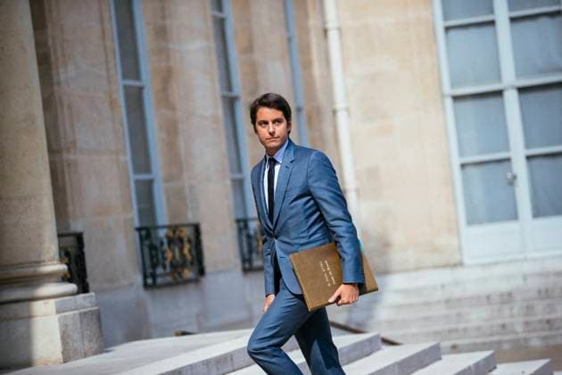 Reshuffle: Attal Could Be Named Prime Minister File photo - Newly appointed French Education Minister Gabriel Attal arriving at first Cabinet Meeting after Government?s Reshuffle at Elysee Palace in Paris, France on July 21, 2023. - French National Education Minister Gabriel Attal could be named Prime Minister after Elisabeth Borne spoke with President Emmanuel Macron as a cabinet reshuffle appears imminent. At 34, he could become the youngest Prime Minister of the Fifth Republic. Photo by Jeremy Paoloni ABACAPRESS.COM Paris France  Copyright: xPaolonixJeremy ABACAx