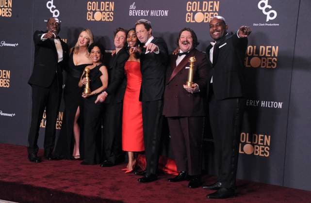 RECORD DATE NOT STATED Edwin Lee Gibson, Abby Elliott, Liza Colón-Zayas, Jeremy Allen White, Ayo Edebiri, Ebon Moss-Bachrach, Matty Matheson, Lionel Boyce in the press room, 81st Annual Golden Globe Awards - Press Room, Beverly Hilton Hotel, Beverly Hills, CA, United States, January 7, 2024. (Photo by: Elizabeth Goodenough Everett Collection) PUBLICATIONXNOTxINxCANxCHNxFRAxITAxJPNxNORxPOLxRUSxESPxUKxUSA