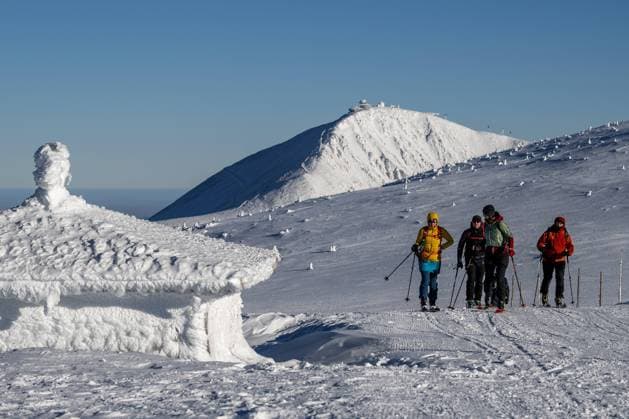 People enjoy sunny weather and winter sports near Lucni Bouda in Pec pod Snezkou, Giant Mountains, Czech Republic, January 9, 2024. (CTKxPhoto DavidxTanecek) CTKPhotoP2024010905622  CTKPhotoP2024010905622