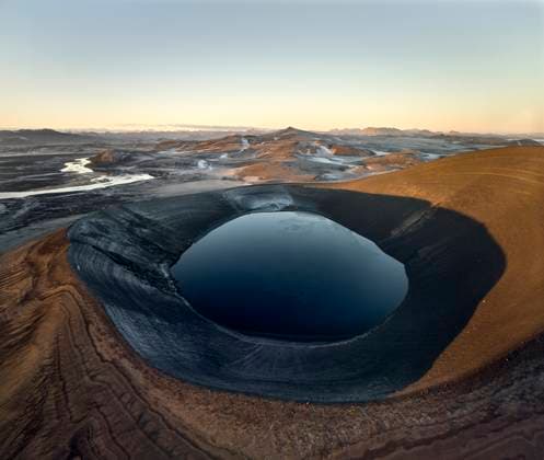 Creative Highlights World Amazing view of lake in mountains Selfoss, Iceland CR_OSBJ240105-1295202-01