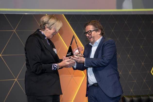 39th Manager of the Year 2023 LAEKEN, BELGIUM - JANUARY 10 : 39th edition of Manager of the Year. The Trends Manager of the Year is an initiative of Trends in collaboration with Kanaal Z. For the 39th time already, Trends is awarding the Trends Manager of the Year trophy to the manager whose company has made a valuable contribution to the Flemish economy and has played a pioneering role in it. Winners Lieve Mastery CEO Euroclear pictured with Marc Coucke on JANUARY 10, 2024 in Laeken, Belgium, 10 1 24 Laeken Belgium  Copyright: xPhilipxReynaersx