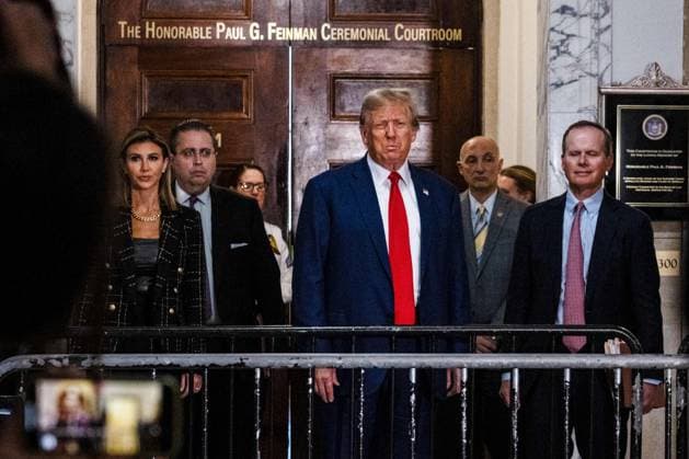 Bilder des Jahres 2024, News 01 Januar News Themen der Woche KW02 News Bilder des Tages USA, Prozess gegen Donald Trump in New York City January 11, 2024, New York, New York, USA: Former President DONALD TRUMP addresses the press before entering the court as closing arguments are made in his civil fraud trial. New York USA - ZUMAb230 20240111_znp_b230_003 Copyright: xLauraxBrettx