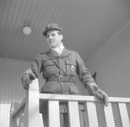 RECORD DATE NOT STATED Air Driver Hans-Olof Palme, belonging to Swedish NGOs in Finland, F 19 Flight Driver Hans-Olof Palme, associated Swedish NGOs in Finland, F 19 stands on a porch. Copyright: xpiemagsx flyer190221-1914 !ACHTUNG AUFNAHMEDATUM GESCHÄTZT!
