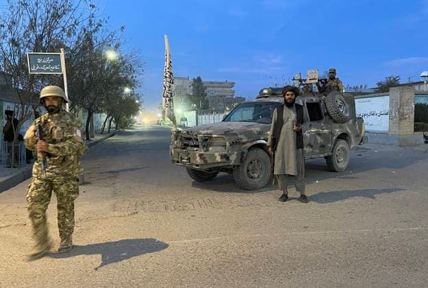 News Themen der Woche KW02 News Bilder des Tages (240114) -- NIMROZ, Jan. 14, 2024 -- Security personnel stand guard near the site of a suicide blast in Nimroz province, Afghanistan, Jan. 14, 2024. Three security personnel were injured after the security forces foiled attempts of a suicide bomber who wanted to target governor s office in west Afghanistan s Nimroz province on Sunday, a statement of the Ministry of Interior Affairs said. (Photo by Xinhua) AFGHANISTAN-NIMROZ-BLAST Aziz 