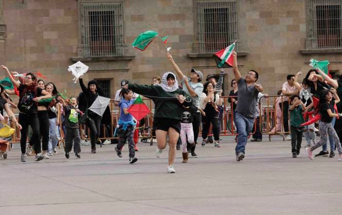January 14, 2024, Mexico City, Mexico City, Mexico: Citizens flying kites in the Zocalo of Mexico City as part of the activities carried out worldwide in support of Palestine, due to the recent attacks they have received from the state of Israel. Mexico City Mexico - ZUMAs310 20240114_zip_s310_020 Copyright: xLuisxExSalgadox