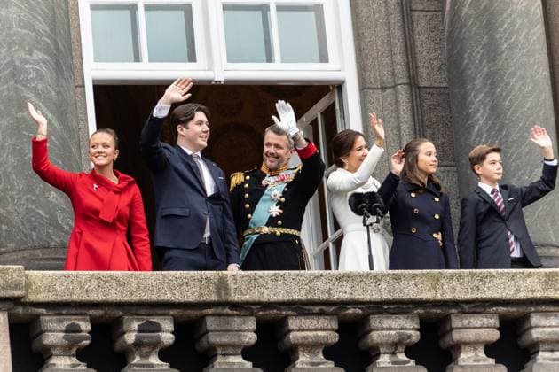 King Frederik X, Queen Mary, Crown Prince Christian, Princess Isabella, Princess Josephine and Prince Vincent on the balcony during the proclamation at Christiansborg Castle Square in Copenhagen on Sunday 14 January 2024 Copenhagen Christiansborg Palace Square Denmark Copyright: xKristianxTuxenxLadegaardxBergx 2E6A2113