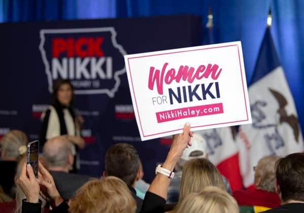 News Themen der Woche KW02 January 14, 2024 - Ames, Iowa, USA - Former U.N. Ambassador and South Carolina Governor NIKKI HALEY campaigns at Jethro s BBQ in the college town of Ames, Iowa. The Iowa caucuses,, the first state-wide contest of the 2024 presidential race, will be held tomorrow night. Ames Usa - ZUMAce6_ 20240114_zaf_ce6_024 Copyright: xBrianxCahnx
