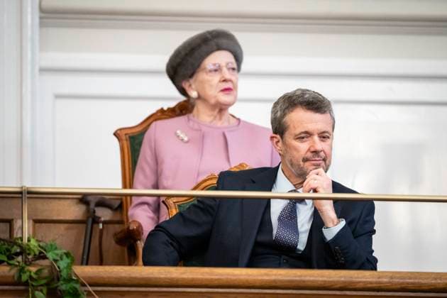 Entertainment Themen der Woche KW03 Entertainment Bilder des Tages King Frederik X and Queen Margrethe, as the new royal couple and members of the royal family are in the Parliament Hall for the first time in their new official roles at Christiansborg Palace in Copenhagen, Monday 15 January 2024.. (Photo: Ida Marie Odgaard Ritzau Scanpix) , Copenhagen Denmark *** King Frederik X and Queen Margrethe, as the new royal couple and members of the royal family are in the Parliament Hall for the first time in their new official roles at Christiansborg Palace in Copenhagen, Monday 15 January 2024 Photo Ida Marie Odgaard Ritzau Scanpix , Copenhagen Denmark  Copyright: RitzauxScanpix IdaxMariexOdgaardx spdk20240115-110450-L
