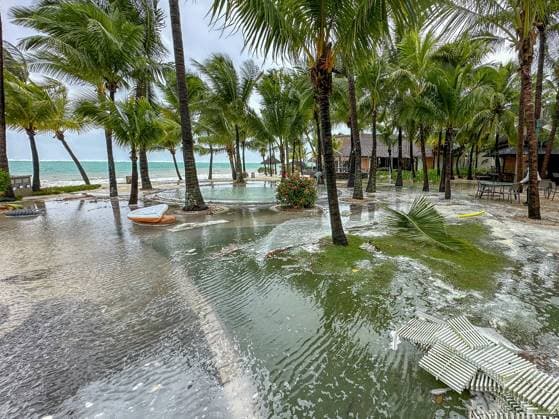Cyclone strikes Mauritius, destroying the resort Beachcomber Paradis Golf and Spa, Travel, 15 01 2024 Le Morne Le Morne Mauritius Copyright: xkolbert-press ChristianxKolbertx