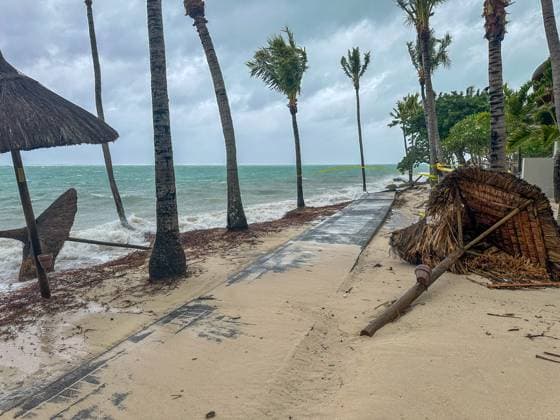 Cyclone strikes Mauritius, destroying the resort Beachcomber Paradis Golf and Spa, Travel, 15 01 2024 Le Morne Le Morne Mauritius Copyright: xkolbert-press ChristianxKolbertx