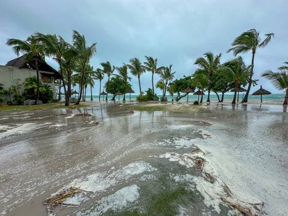 Cyclone strikes Mauritius, destroying the resort Beachcomber Paradis Golf and Spa, Travel, 15 01 2024 Le Morne Le Morne Mauritius Copyright: xkolbert-press ChristianxKolbertx