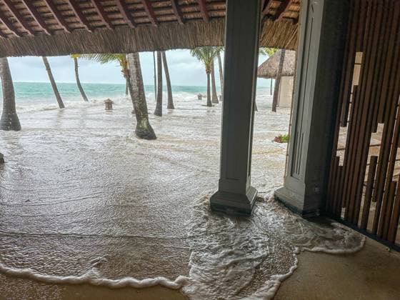 Cyclone strikes Mauritius, destroying the resort Beachcomber Paradis Golf and Spa, Travel, 15 01 2024 Le Morne Le Morne Mauritius Copyright: xkolbert-press ChristianxKolbertx