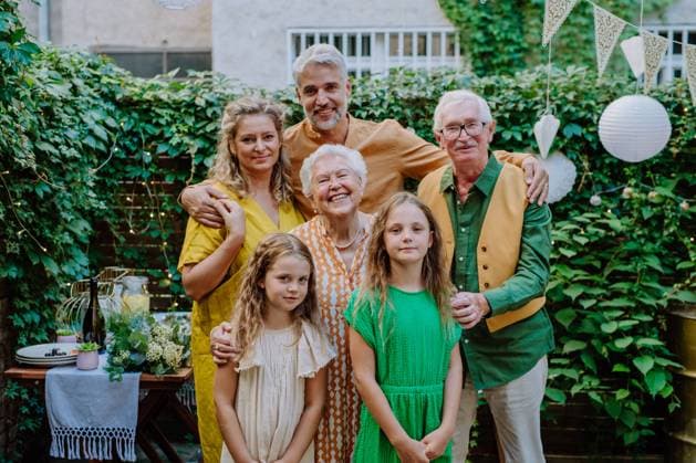 Multi-generation family on outdoor summer garden party, celebrating birthday A multi-generation family on outdoor summer garden party, celebrating birthday model released Copyright: xx HHH BACKYARD WEDDING 2022 HHH 497