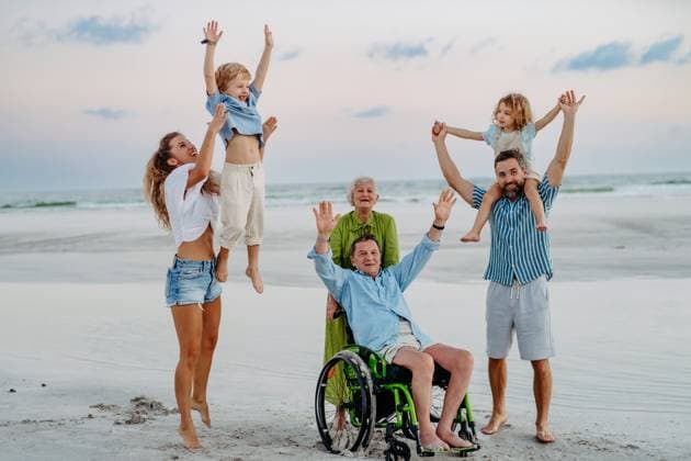 Portrait of multi generations family with little kids at sea in exotic country. Portrait of multi generations family with kids at sea in exotic country. model released Copyright: xx HHH BODOVCI OMAN 2022 HHH 210