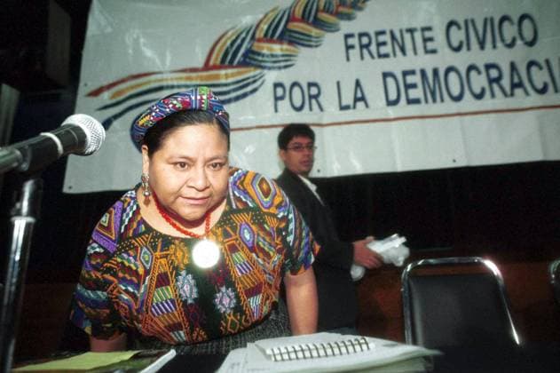 CONFERENCIA DE PRENSA MDF30821092. LA PREMIO NOBEL DE LA PAZ RIGOBERTA MENCHU, EN CONFERENCIA DE PRENSA AFIRMO QUE SU PAIS, GUATEMALA, LUCHARA POR IMPEDIR QUE EL EXDICTADOR EFRAIN RIOS MONTT, LLEGUE A LA PRESIDENCIA DE ESE PAIS, PUES NO ACEPTARA QUE UN *NARCOGOBIERNO* DIRIJA SU DESTINO, HOY EN LA CIUDAD DE MEXICO. NOTIMEX FOTO JAVIER LIRA OTERO JLO POL CIUDAD DE MEXICO DISTRITO FEDERAL MEXICO EDITORIAL USE ONLY Copyright: xx NTX11000000 JAVIERxLIRAx notimexpix118989